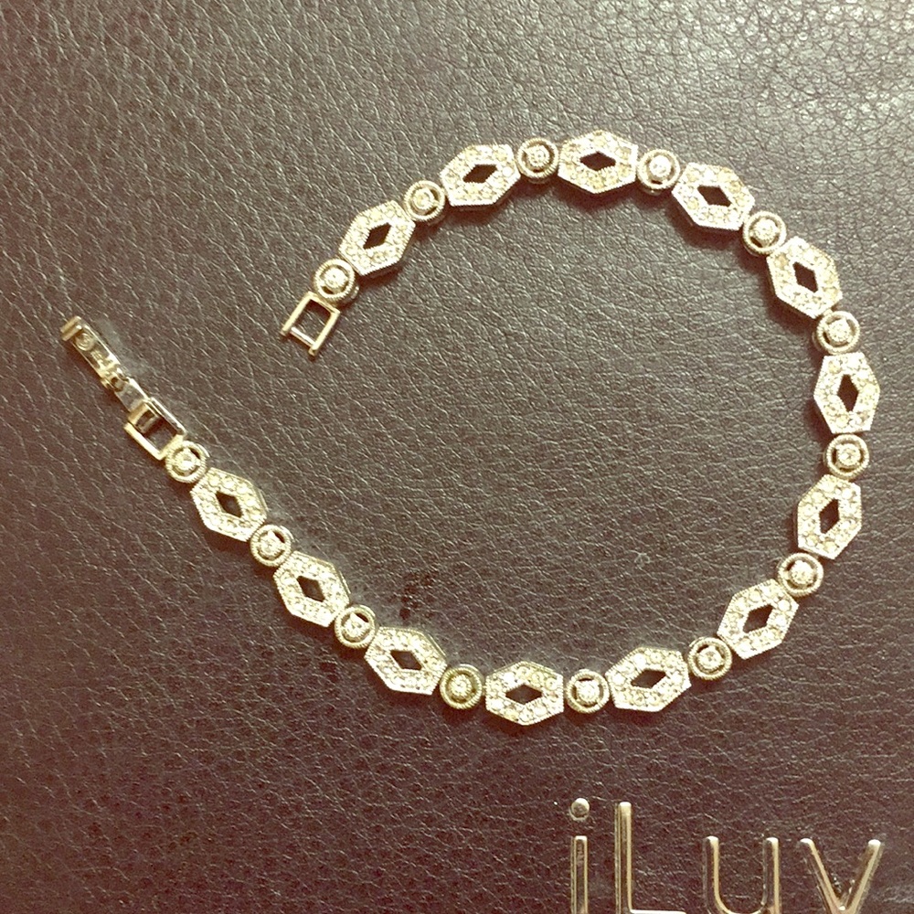 COPY - Faux Diamond  Bracelet but you couldn’t tell!